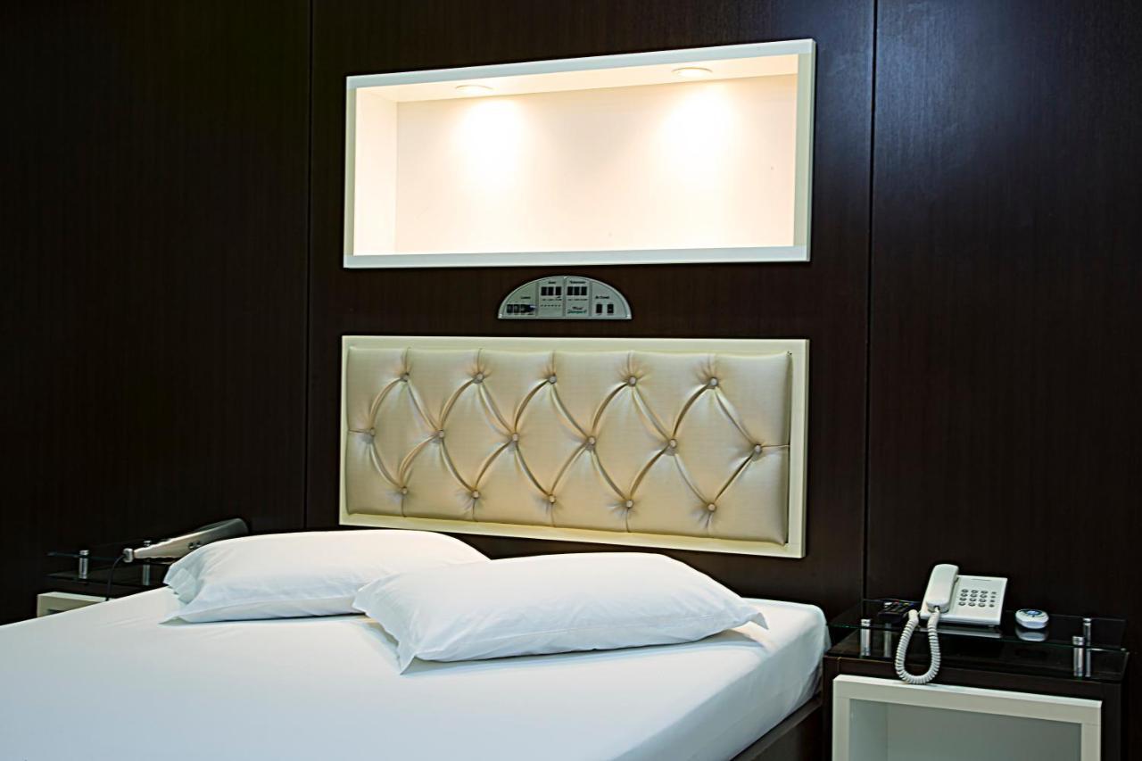 Shampoo Prime Motel 布吕斯克 外观 照片