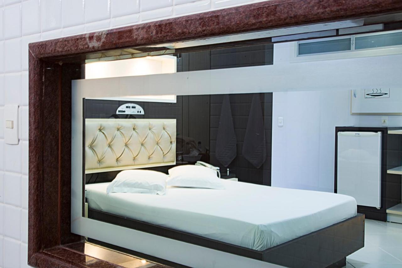 Shampoo Prime Motel 布吕斯克 外观 照片